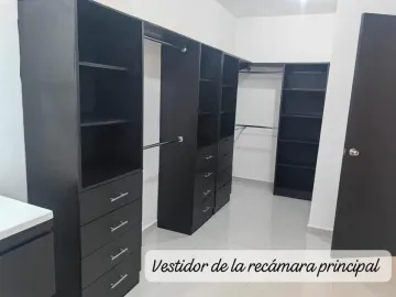 Casa en Renta en Valterra Residencial Sector Pedregal