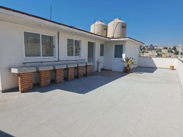 SUITE / LOFT CON CLÓSET Y BAÑO COMPLETO (Max. 2 PERSONAS)