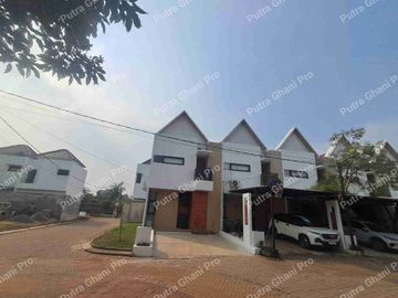 Tanah Besar Lingkungan Sudah Hidup Dekat Mall The Park