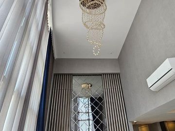 JUAL APARTMENT SURABAYA LA VIZ 3 BEDROOM FURNISH INTERLOCK PRIVATE LIFT MEWAH MURAH