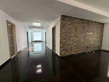 RENTA CASA CAMPESTRE. 4 ALCOBAS 5 BAÑOS CON APARTAMENTO INDEPENDIENTE DE 2 ALCOBAS
