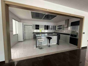 RENTA CASA CAMPESTRE. 4 ALCOBAS 5 BAÑOS CON APARTAMENTO INDEPENDIENTE DE 2 ALCOBAS