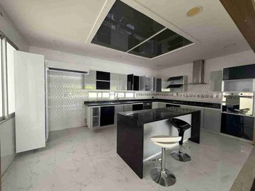 RENTA CASA CAMPESTRE. 4 ALCOBAS 5 BAÑOS CON APARTAMENTO INDEPENDIENTE DE 2 ALCOBAS