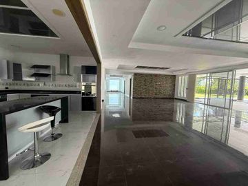 RENTA CASA CAMPESTRE. 4 ALCOBAS 5 BAÑOS CON APARTAMENTO INDEPENDIENTE DE 2 ALCOBAS