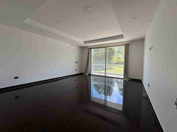 RENTA CASA CAMPESTRE. 4 ALCOBAS 5 BAÑOS CON APARTAMENTO INDEPENDIENTE DE 2 ALCOBAS