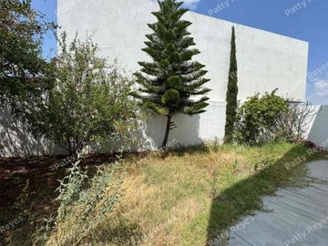 Casa en VENTA en Querétaro, excelente zona dentro del Refugio.