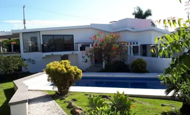 CASA EN VENTA EN LOMAS DE COCOYOC MORELOS