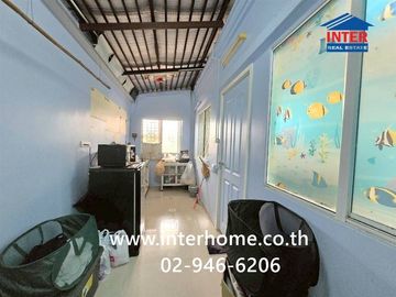 Two-story townhome, 23.9 sq.wah, Pruksa Ville 38, Soi Musikthong 6, Namdaeng-Bang Phli Road, Bang Phli, Samut Prakan.