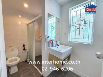 Two-story townhome, 23.9 sq.wah, Pruksa Ville 38, Soi Musikthong 6, Namdaeng-Bang Phli Road, Bang Phli, Samut Prakan.