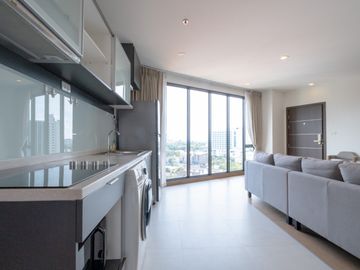 Luxury 3-Bedroom Condo for Sale & Rent at The Astra Condominium, Chiang Mai