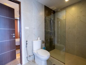 Luxury 3-Bedroom Condo for Sale & Rent at The Astra Condominium, Chiang Mai