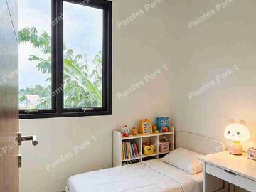 Dijual Rumah 2 Lantai Dgn 3 Kamar Tidur Lokasi di Pusat Kota Pamulang Dkt Akses Tol Pamulang