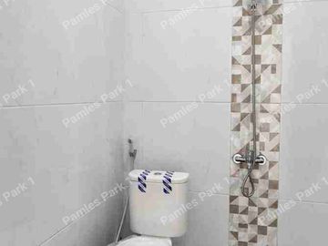 Dijual Rumah 2 Lantai Dgn 3 Kamar Tidur Lokasi di Pusat Kota Pamulang Dkt Akses Tol Pamulang