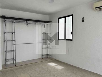 Casa en renta en Francisco de Montejo – Zona La Castellana