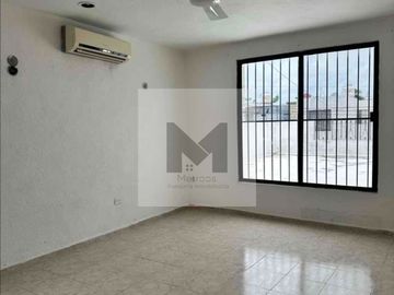 Casa en renta en Francisco de Montejo – Zona La Castellana