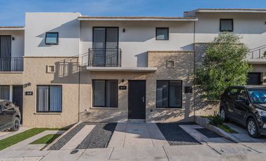 Casa en venta en Circuito Ziré, Paseo Zakia, El Marqués, Querétaro.