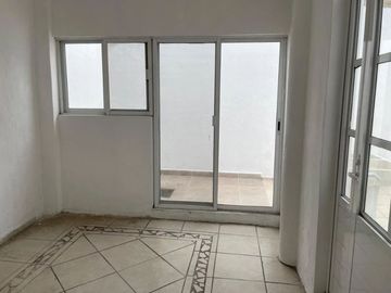 VENTA DE CASA EN AV VALLE DE ATEMAJAC COLONIA JARDINES DEL VALLE MUNICIPIO ZAPOPAN C.P. 45138 JALISCO