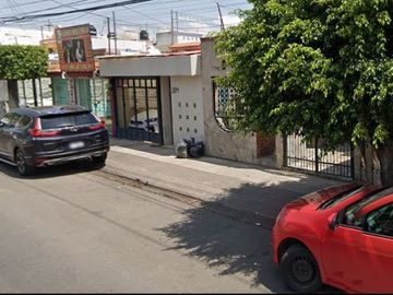 VENTA DE CASA EN AV VALLE DE ATEMAJAC COLONIA JARDINES DEL VALLE MUNICIPIO ZAPOPAN C.P. 45138 JALISCO