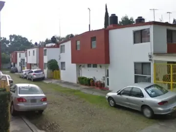 CASA EN REMATE EN CONDOMINIO LOS ROBLES COYOACAN
