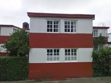 CASA EN REMATE EN CONDOMINIO LOS ROBLES COYOACAN