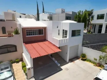 CASA EN VENTA EN QUERETARO