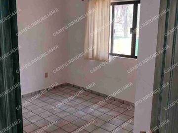 SE VENDE MAGNÍFICA CASA SOBRE AVENIDA VICENTE GUERRERO COL. AMPLIACIÓN MARAVILLAS.