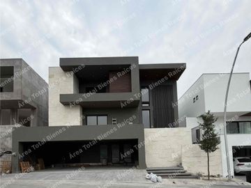Residencia en Venta a estrenar/ Sierra Alta 10mo sector Mty NL
