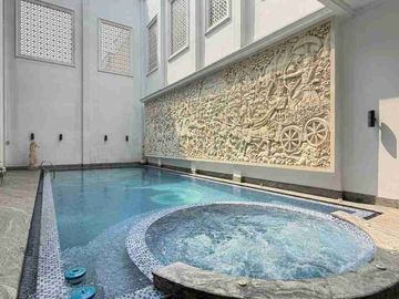 For sale

rumah bangunan classic
baru huni 9 bulan