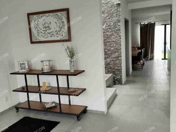 EN VENTA HERMOSA CASA