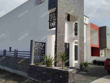 EN VENTA HERMOSA CASA