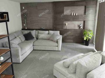EN VENTA HERMOSA CASA