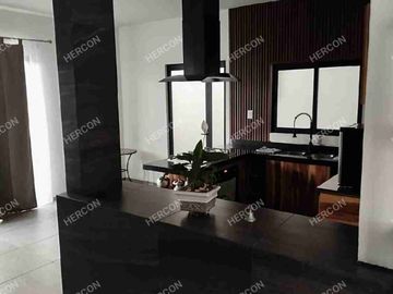 EN VENTA HERMOSA CASA