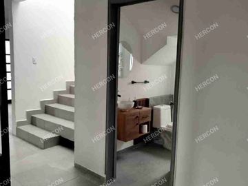 EN VENTA HERMOSA CASA
