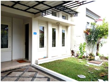 SEWA RUMAH NYAMAN JALAN KEMBAR CENTRAL PARK GUNUNG ANYAR
