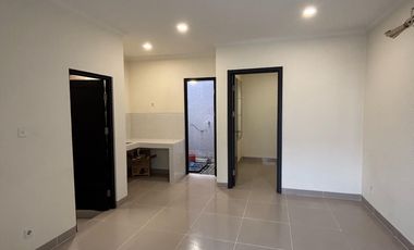 Jual Rumah Row Jalan Lebar, Posisi Ujung, Harga 1M-an di Gading Serpong Cluster Baroni