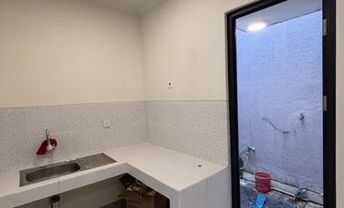 Jual Rumah Row Jalan Lebar, Posisi Ujung, Harga 1M-an di Gading Serpong Cluster Baroni
