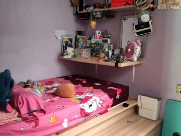 DISEWA RUMAH 2 TINGKAT FULL FURNISHED DI GRAND WISATA BEKASI