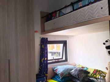 DISEWA RUMAH 2 TINGKAT FULL FURNISHED DI GRAND WISATA BEKASI