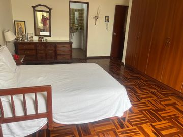 Higuereta - Casa con 2 Jardines, 4 Dorm. 2 Cocheras
