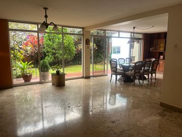 Higuereta - Casa con 2 Jardines, 4 Dorm. 2 Cocheras