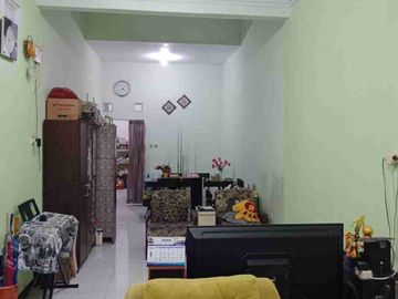 Rumah SHM Hadap Timur, Lokasi Strategis Selangkah ke Jalan Raya Klipang Semarang