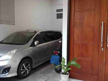 Rumah SHM Hadap Timur, Lokasi Strategis Selangkah ke Jalan Raya Klipang Semarang