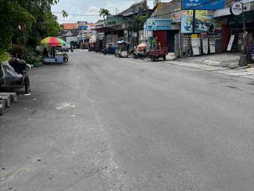 disewakan 2 ruko jadi 1 Manukan Lor RAYA