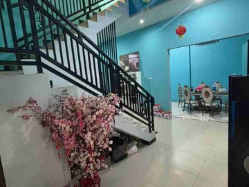 disewakan 2 ruko jadi 1 Manukan Lor RAYA