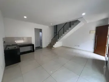 Dijual Cepat Murah Rumah 3 Lantai Siap Huni Golf Island PIK , Cluster Harmony Golf