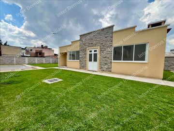 Casas en venta en privada con áreas verdes, Metepec, zona Ceboruco