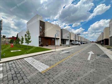 Casas en venta en privada con áreas verdes, Metepec, zona Ceboruco
