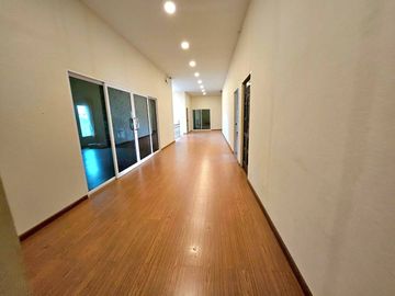PZ1468 : ขายที่ดิน พร้อมอาคารสำนักงาน 8 ไร่ 20 ตรว. ห่างจากถนนหมายเลข 1 ทางคู่ขนานถนนพหลโยธิน  ซอย กม.78  เพียง 1.6 กม. ตำบลสนับทึบ อำเภอวังน้อย จังหว