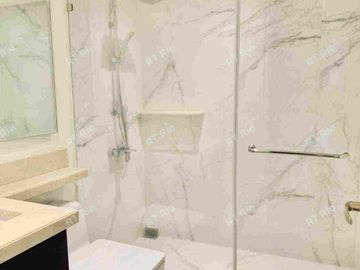 Luxury 2BR Condo for Rent in Arya Residences BGC – Fully Furnished with 2 Parking Slots