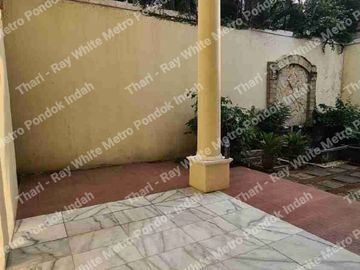 Dijual Rumah Harga dibawah Nilai Pasar kawasan Cilandak.  Rumah Asri, Luas 887m2 ,  Kolam Renang dan Lokasi  Strategis di Cilandak dekat dengan LRT Fatamawati Jakarta Selatan
